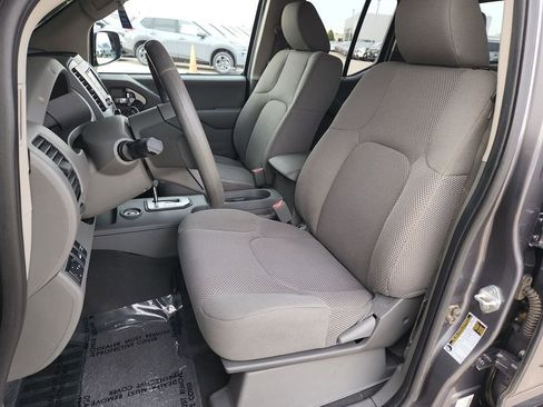 Used 2021 Nissan Frontier SV w/ Midnight Edition Floor Mats image 12