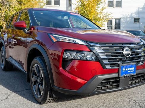 Certified 2025 Nissan Rogue SV image 4