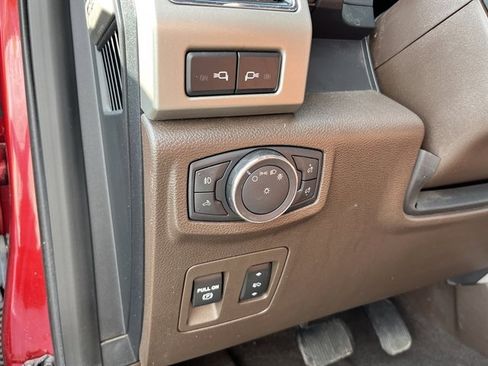 Used 2018 Ford F150 King Ranch w/ Equipment Group 601A Luxury AWD/4WD image 18