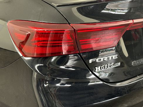 Used 2024 Kia Forte GT-Line image 36