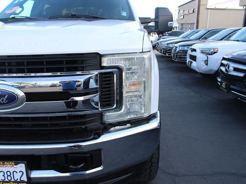 Used 2017 Ford F250 XLT AWD/4WD image 10