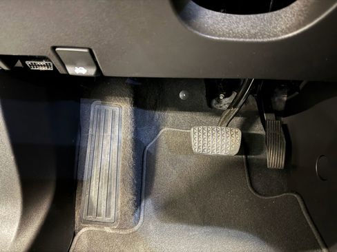 Used 2020 Chevrolet Equinox LT image 29