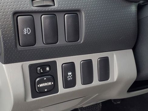 Used 2014 Toyota Tacoma PreRunner w/ SR5 Package image 9