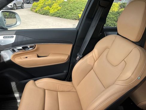 Used 2024 Volvo XC90 B6 Ultimate AWD/4WD image 28
