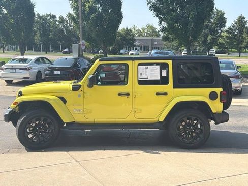 Used 2023 Jeep Wrangler Unlimited Sahara w/ Cold Weather Group AWD/4WD image 4
