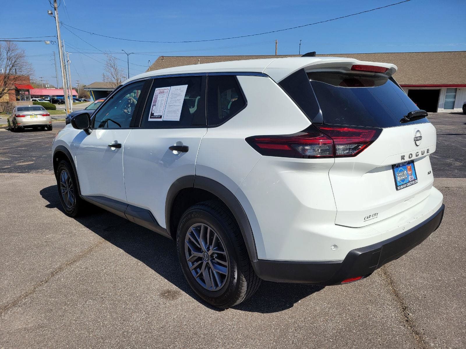 Used 2024 Nissan Rogue S AWD/4WD image 25