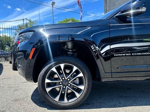 Used 2021 Jeep Grand Cherokee L Overland w/ Luxury Tech Group IV AWD/4WD image 7