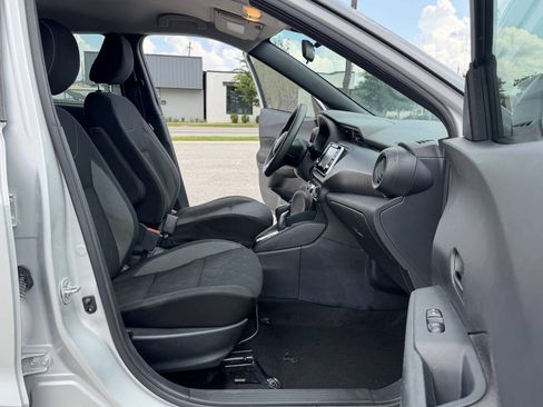Used 2020 Nissan Kicks S FWD image 18