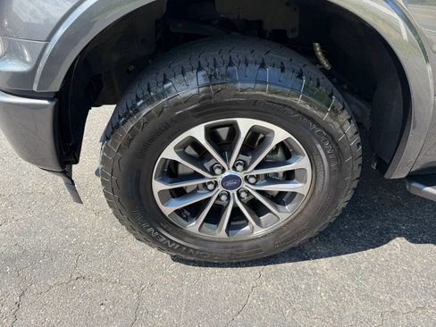 Used 2018 Ford F150 XLT w/ Equipment Group 302A Luxury AWD/4WD image 9