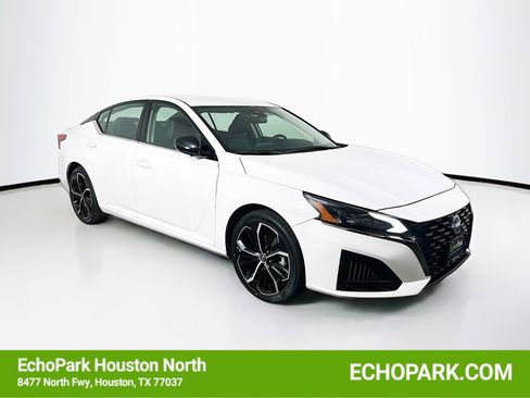 Used 2024 Nissan Altima 2.5 SR image 1