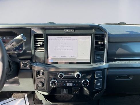 Used 2025 Ford F350 Lariat w/ FX4 Off-Road Package AWD/4WD image 11