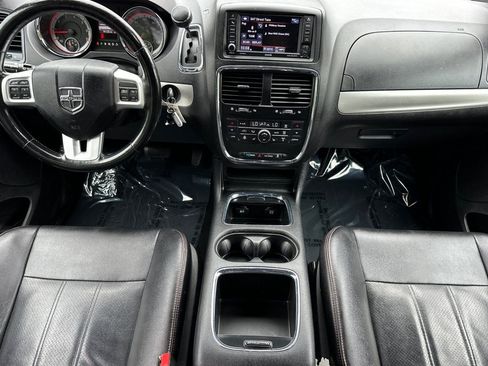 Used 2019 Dodge Grand Caravan GT FWD image 14