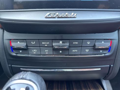 Used 2018 Maserati Ghibli S Q4 AWD/4WD image 19