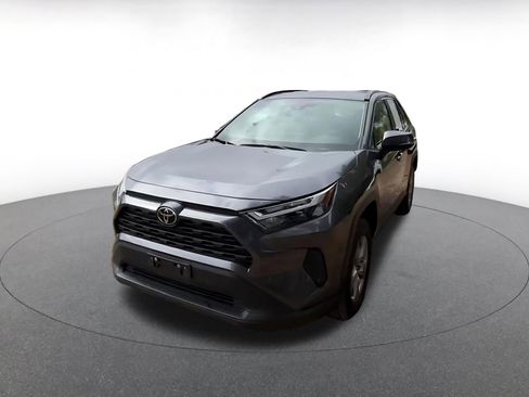 Used 2025 Toyota RAV4 XLE w/ Weather Package FWD image 7