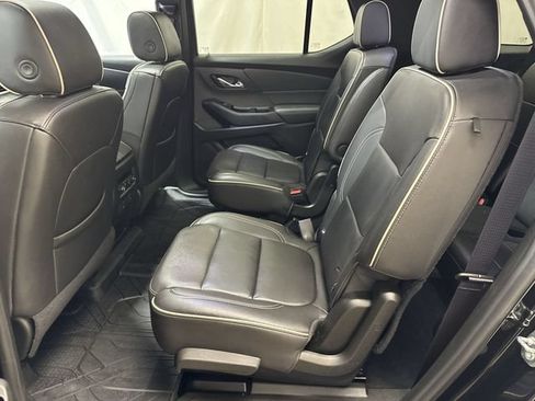 Certified 2023 Chevrolet Traverse Premier w/ Redline Edition AWD/4WD image 13