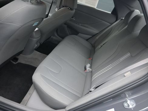 Used 2024 Hyundai Elantra SEL FWD image 18