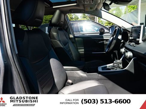Used 2019 Toyota RAV4 XLE Premium w/ Cold Weather Package AWD/4WD image 25