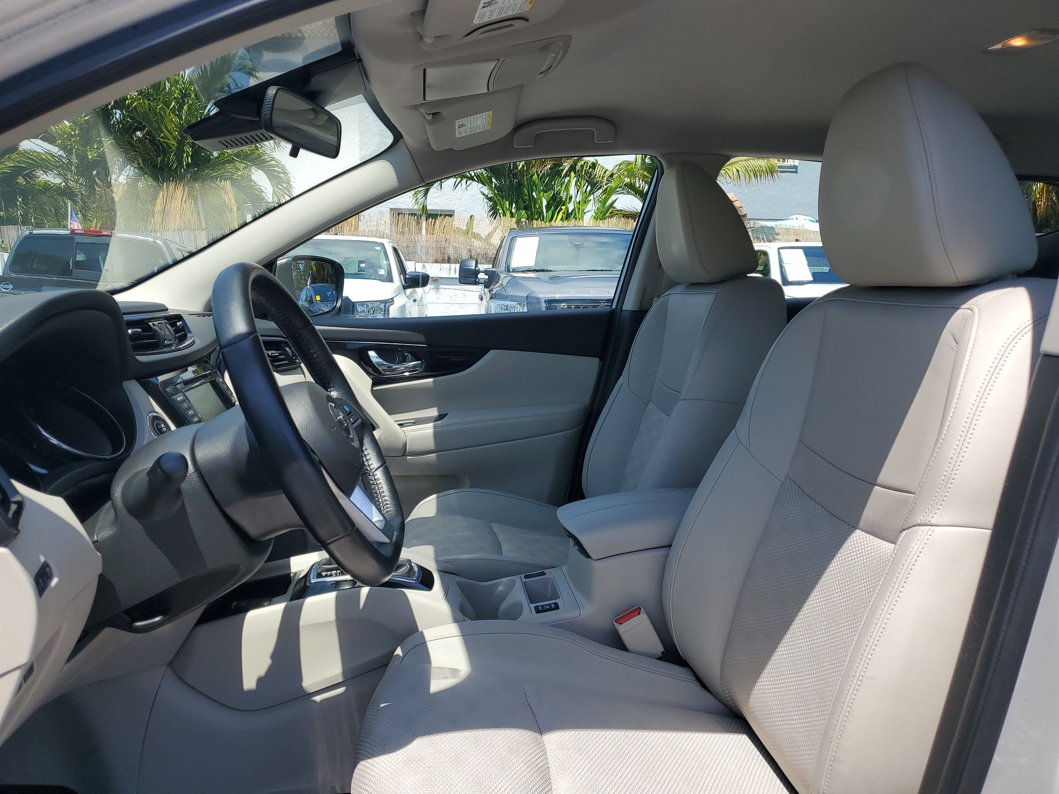 Certified 2022 Nissan Rogue Sport SV w/ Technology Package FWD image 9