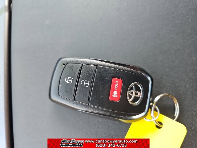 Used 2026 Toyota RAV4 SE AWD/4WD image 24