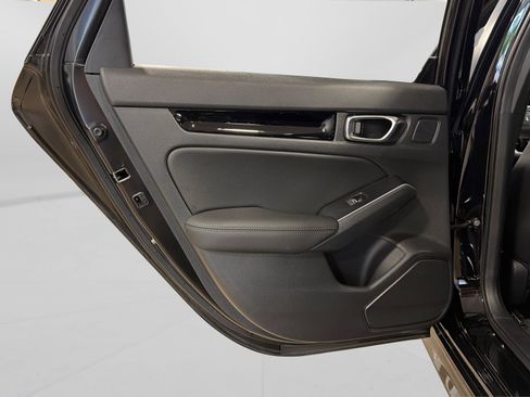 Used 2025 Honda Civic Sport image 35