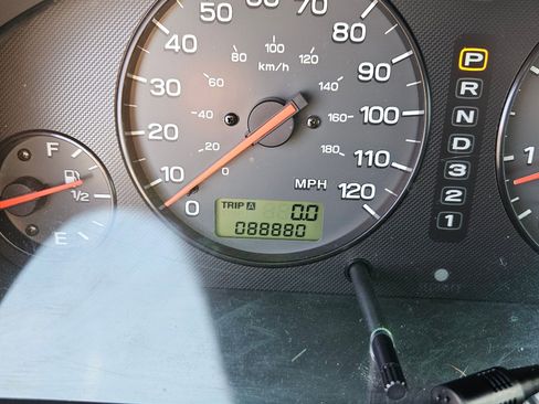 Used 2002 Subaru Legacy GT Limited AWD/4WD image 13