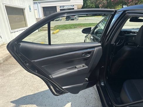 Used 2019 Toyota Corolla SE w/ SE Premium Package FWD image 27