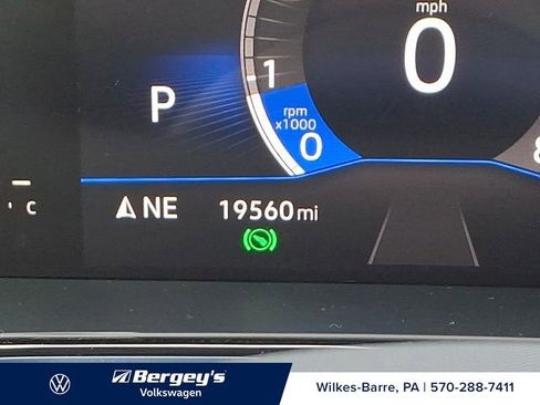 Certified 2023 Volkswagen Taos SE w/ Panoramic Sunroof Package image 23