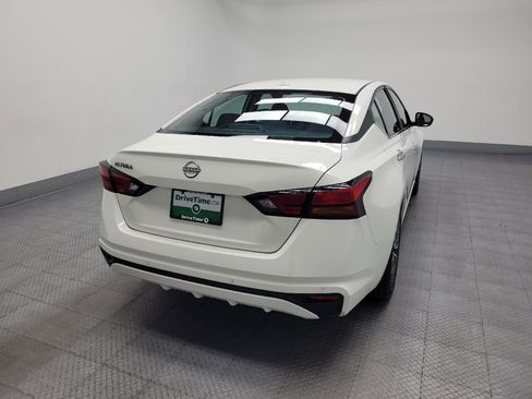 Used 2025 Nissan Altima 2.5 SV FWD image 7