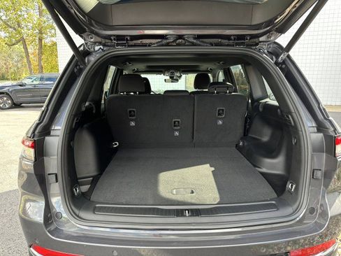 New 2025 Jeep Grand Cherokee Laredo X w/ Luxury Tech Group I image 10