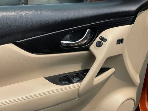 Used 2019 Nissan Rogue SL w/ Premium Package AWD/4WD image 14