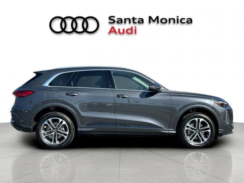 Used 2025 Audi Q5 Premium w/ Convenience Package AWD/4WD image 8