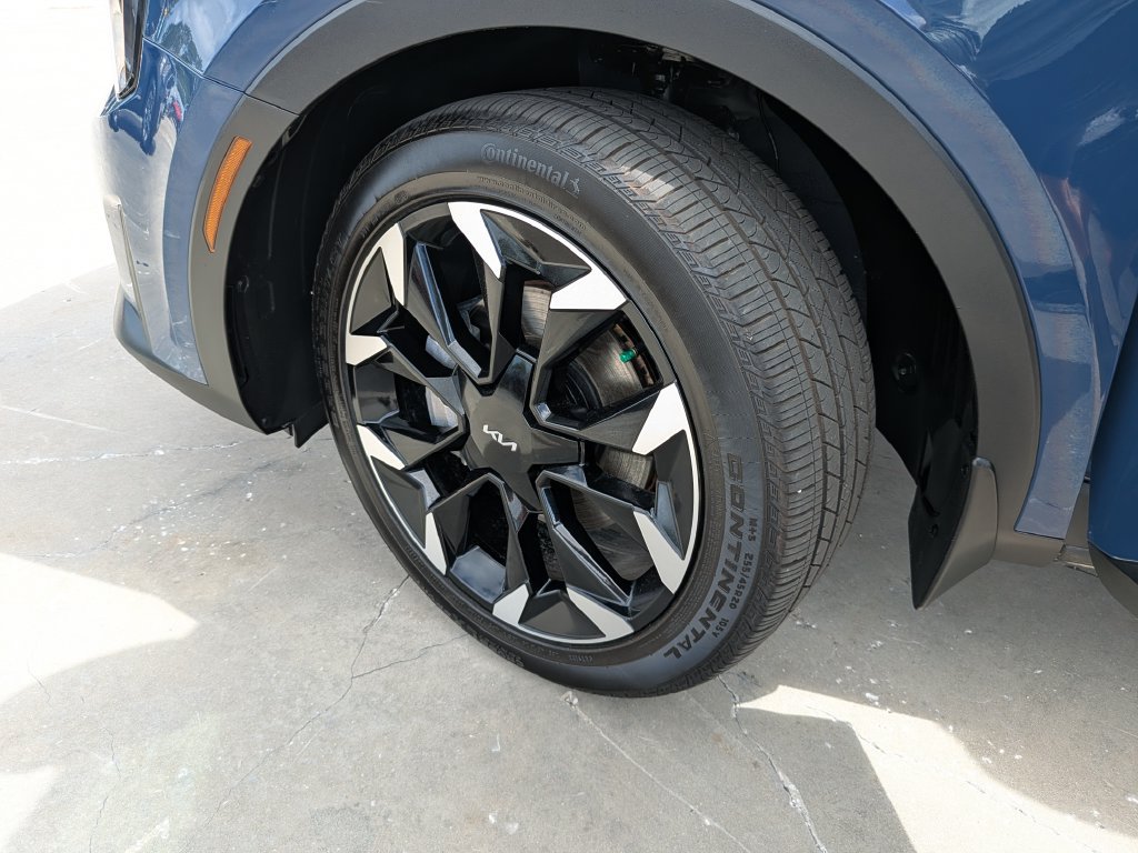 Certified 2025 Kia Sorento EX FWD image 38