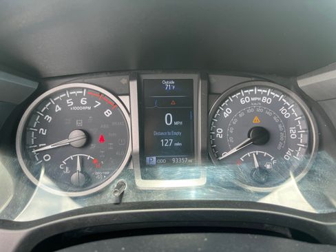 Used 2021 Toyota Tacoma TRD Sport w/ Technology Package AWD/4WD image 15
