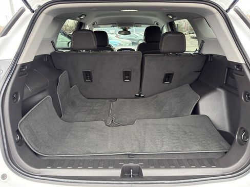 Used 2023 GMC Terrain SLE w/ Driver Convenience Package image 36