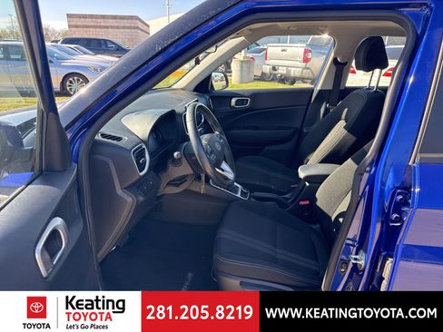Used 2023 Hyundai Venue SEL image 13