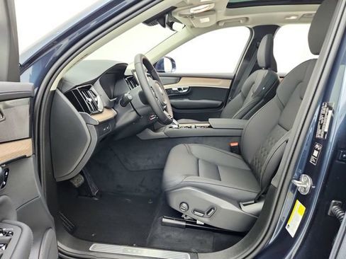 New 2026 Volvo XC90 T8 Plus image 17