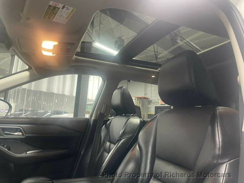 Used 2021 Nissan Rogue SV AWD/4WD image 10