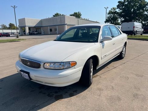 Used 2001 Buick Century Custom w/ Premium Pkg FWD image 1