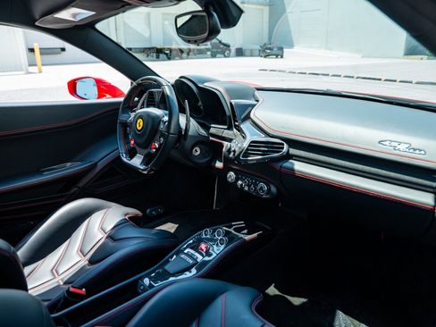 Used 2014 Ferrari 458 Italia Coupe RWD image 15