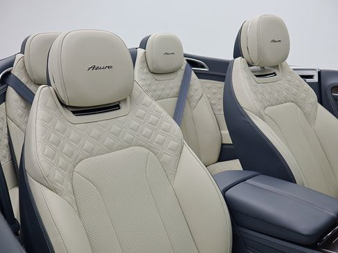 Used 2023 Bentley Continental GT Azure image 41