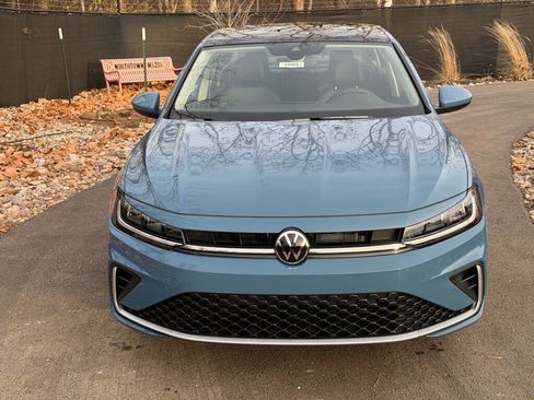 New 2026 Volkswagen Jetta SE image 8