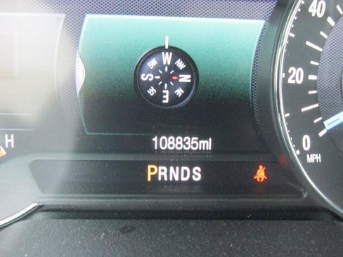 Used 2016 Ford Explorer Platinum image 2