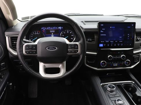 Used 2024 Ford Expedition XLT image 12