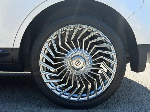 Used 2015 Lincoln MKX FWD w/ Equipment Group 102A image 15