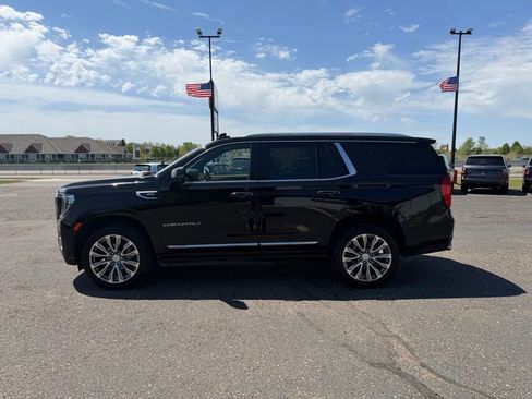 Used 2021 GMC Yukon Denali w/ Denali Ultimate Package AWD/4WD image 9