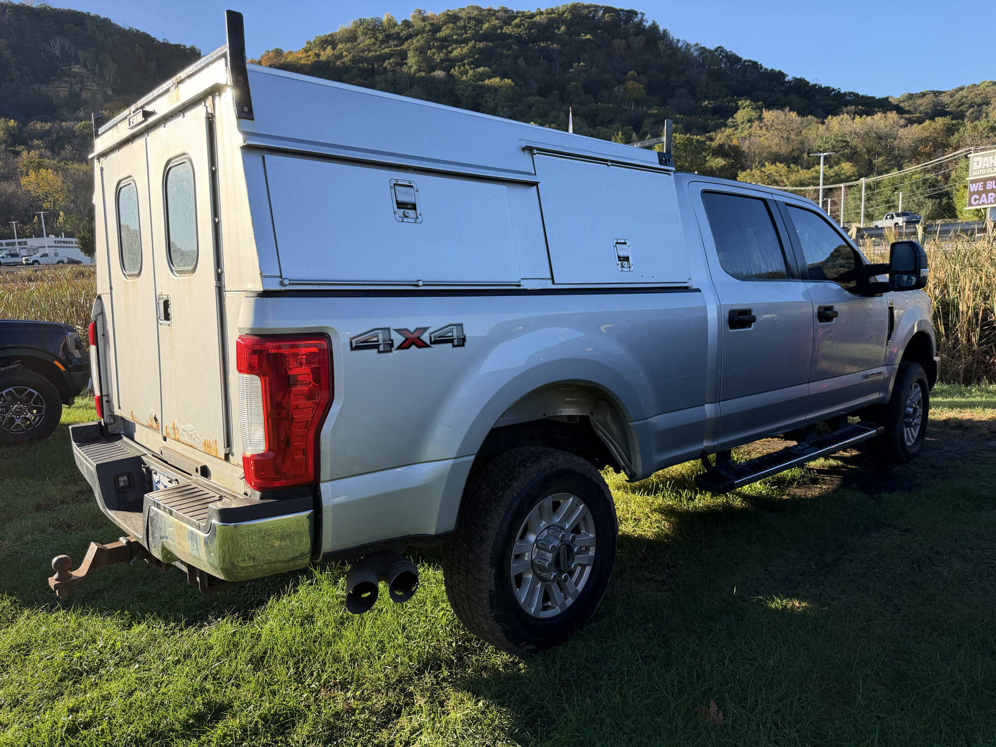 Used 2018 Ford F350 4x4 Crew Cab Super Duty image 3