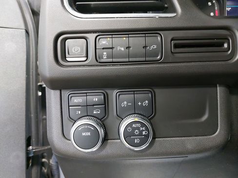 Used 2021 GMC Yukon SLT w/ SLT Luxury Package AWD/4WD image 27