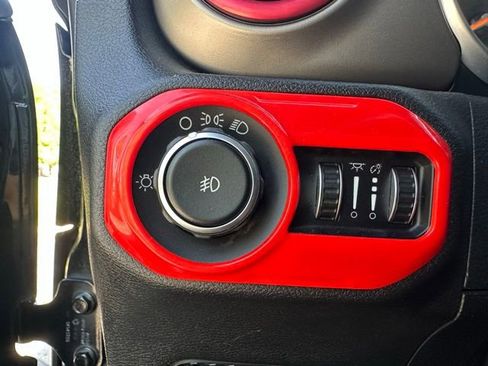 Used 2018 Jeep Wrangler Sport AWD/4WD image 16
