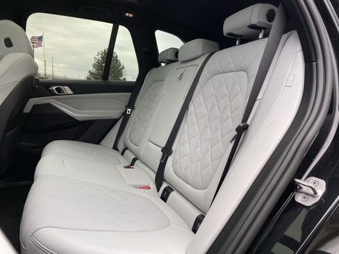 Used 2023 BMW X5 xDrive40i w/ M Sport Package image 8