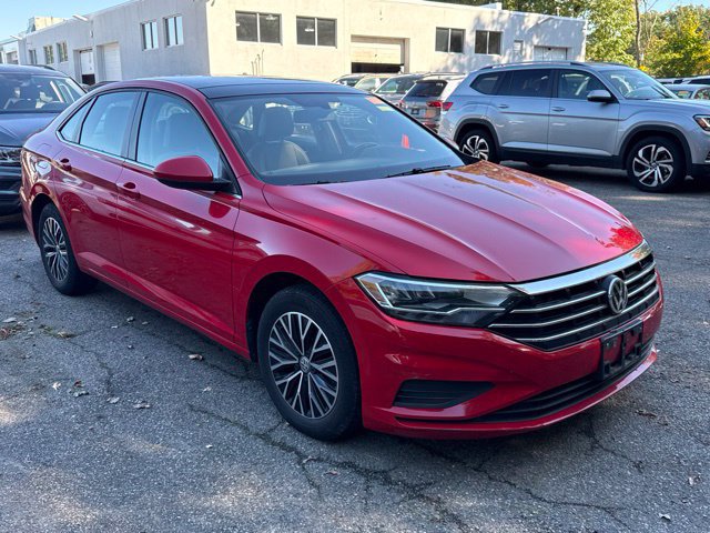 Used 2019 Volkswagen Jetta SE w/ Cold Weather Package FWD image 1
